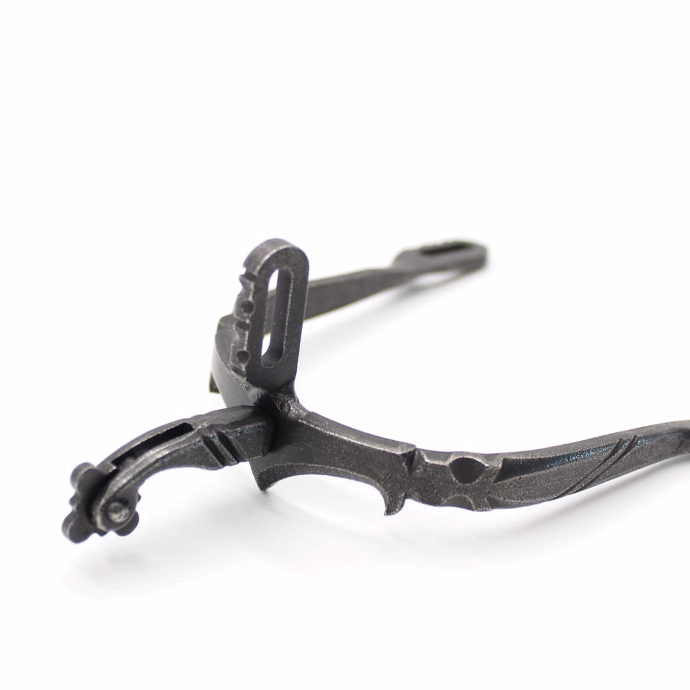 ESPUELA VAQUERA DE FRAGUA ACERO INOXIDABLE GALLO CORTO CURVO CASTIGO FLOR